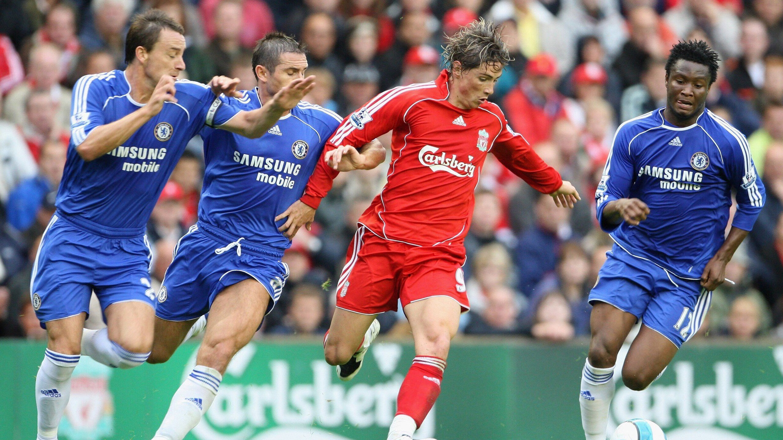 Red Bull冰崖速降赛 欧洲站 选手滑行时速突破100公里